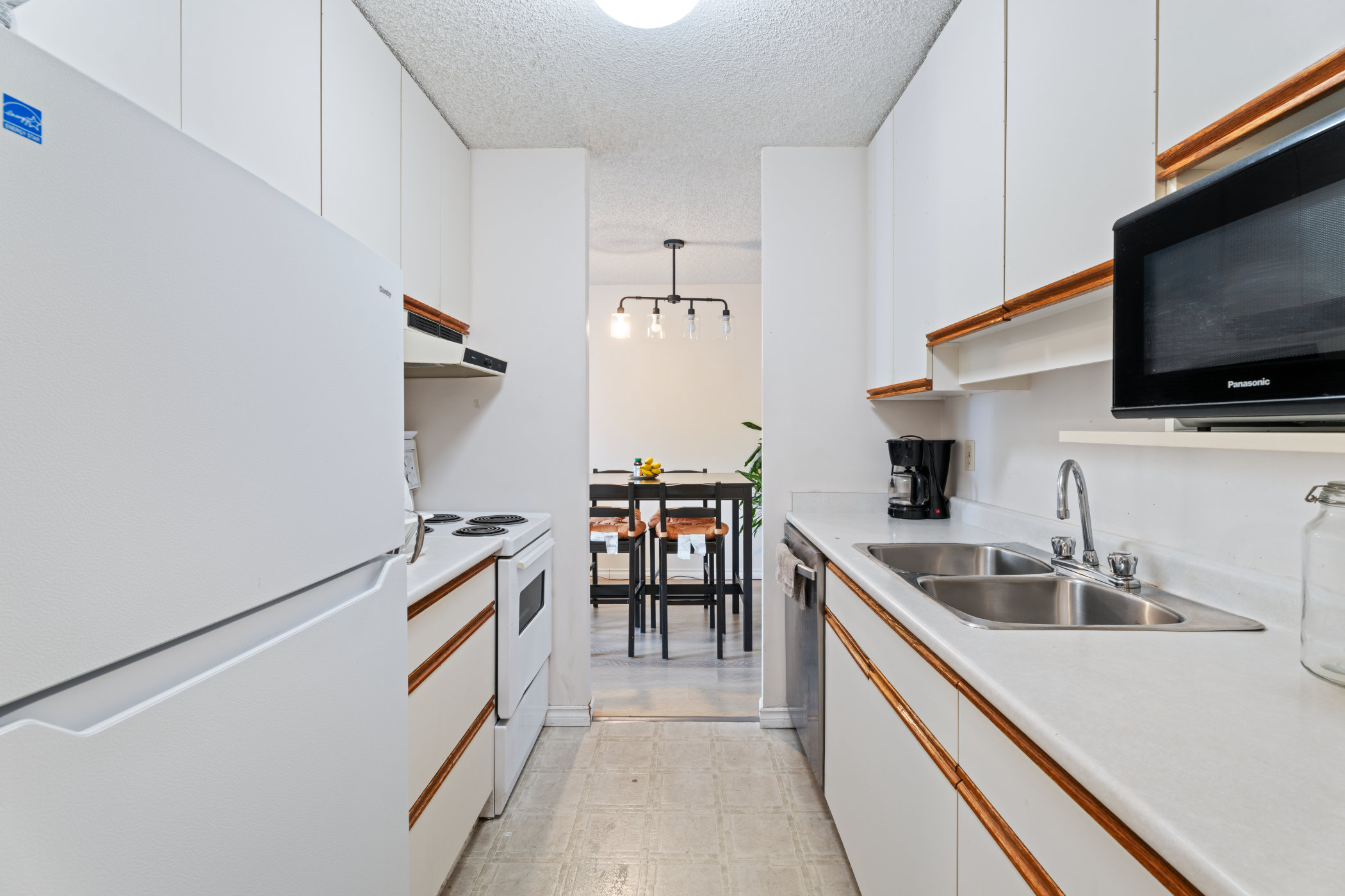 #706 – 4300 Mayberry Street